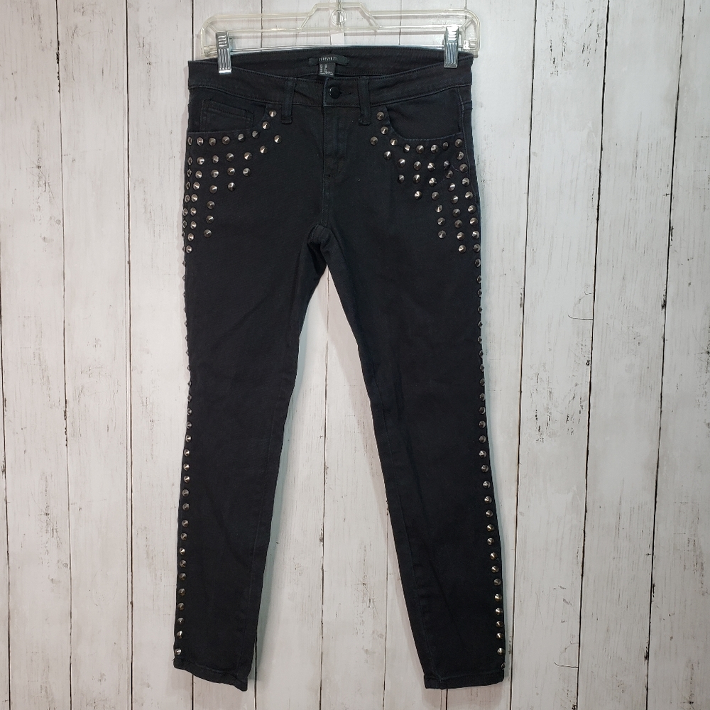 Forever 21 Women's Black Studded Skinny Jeans Size 26. Excellent Condition